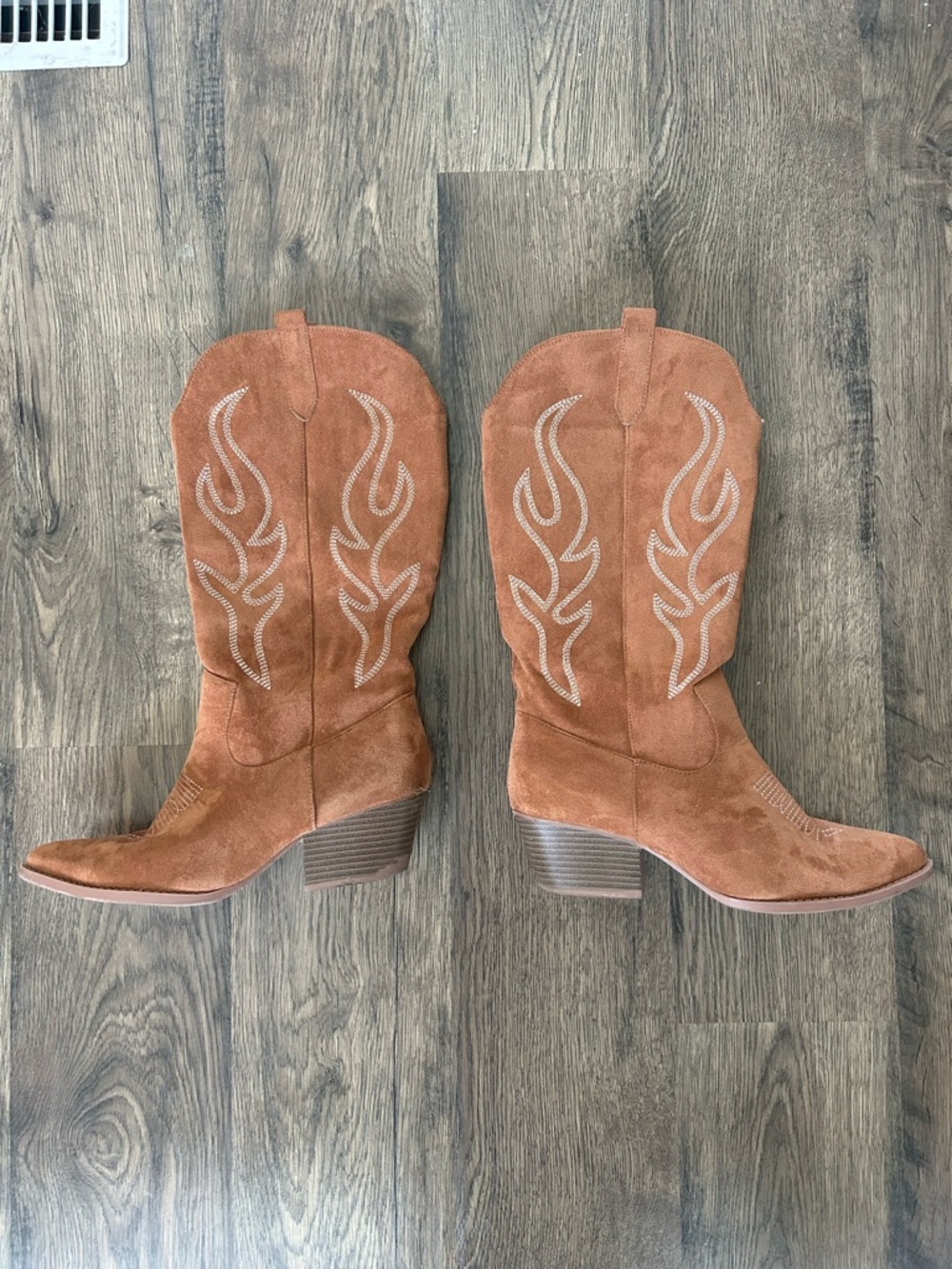 Rust faux Suede Western Cowboy cowgirl Boots with Embroidered Shaft size 9